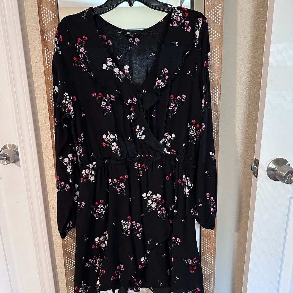 Express Black and Pink Dress Size L